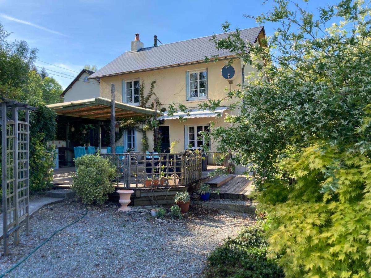 La Maison Charmante D'Elisabeth Saint-Ybard Esterno foto