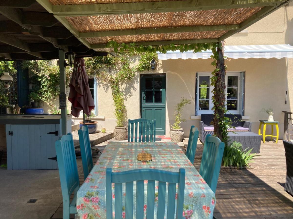La Maison Charmante D'Elisabeth Saint-Ybard Esterno foto