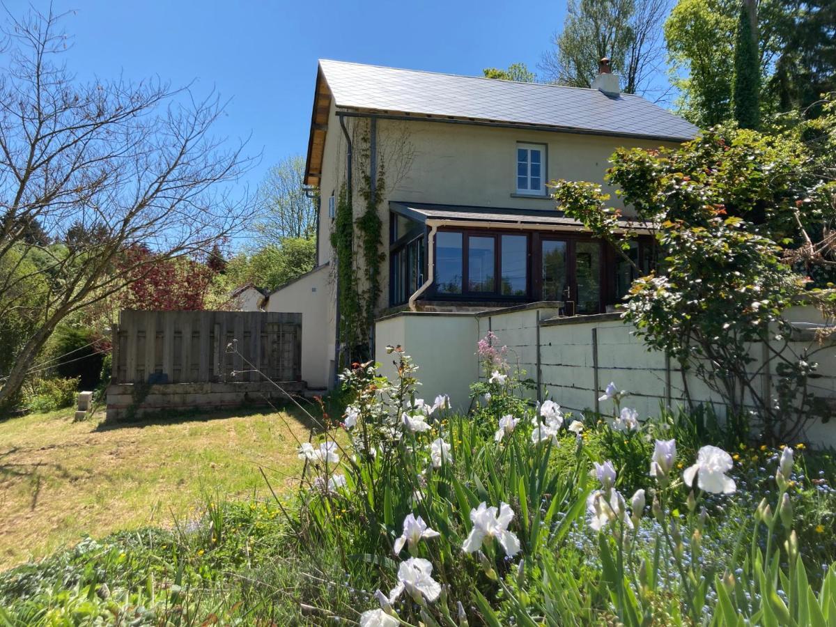 La Maison Charmante D'Elisabeth Saint-Ybard Esterno foto