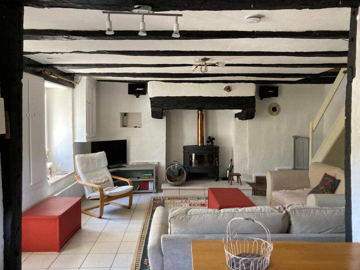 La Maison Charmante D'Elisabeth Saint-Ybard Esterno foto