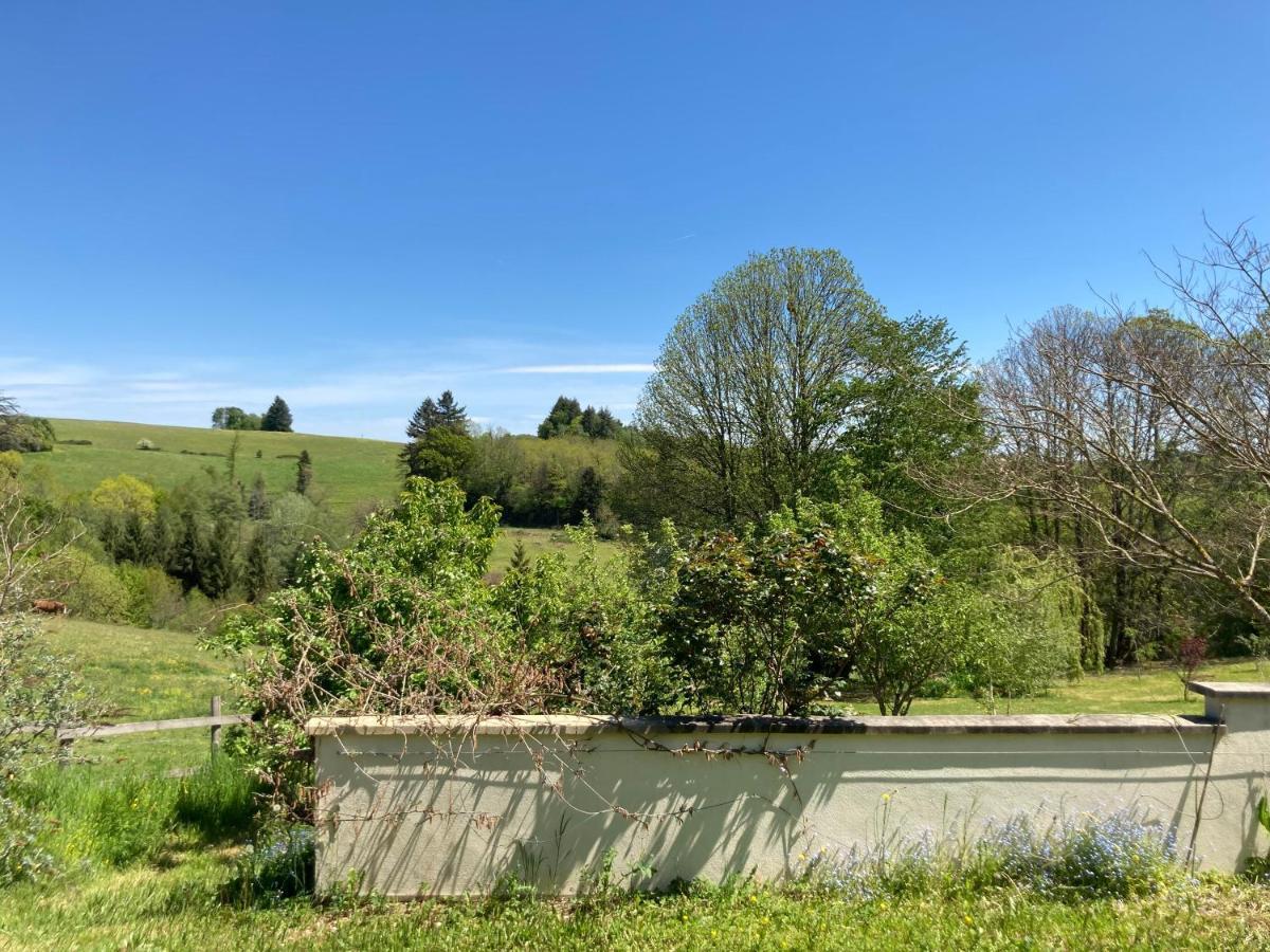 La Maison Charmante D'Elisabeth Saint-Ybard Esterno foto