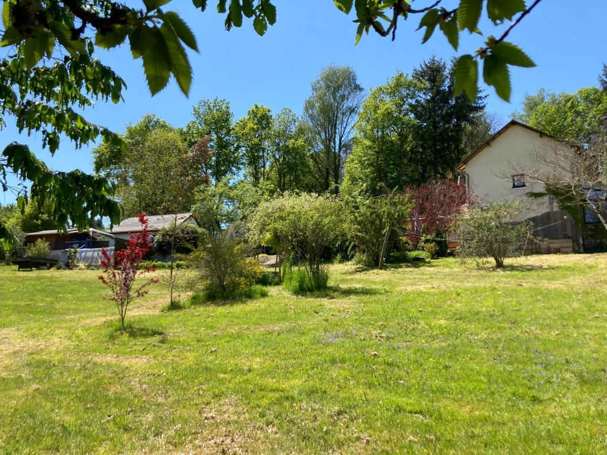 La Maison Charmante D'Elisabeth Saint-Ybard Esterno foto