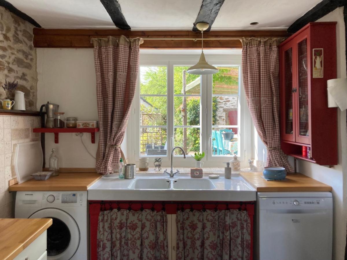 La Maison Charmante D'Elisabeth Saint-Ybard Esterno foto